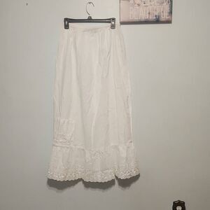 Vintage Dressed in White size L XL Lace Ruffle Tiered Maxi Skirt Boho Pocket